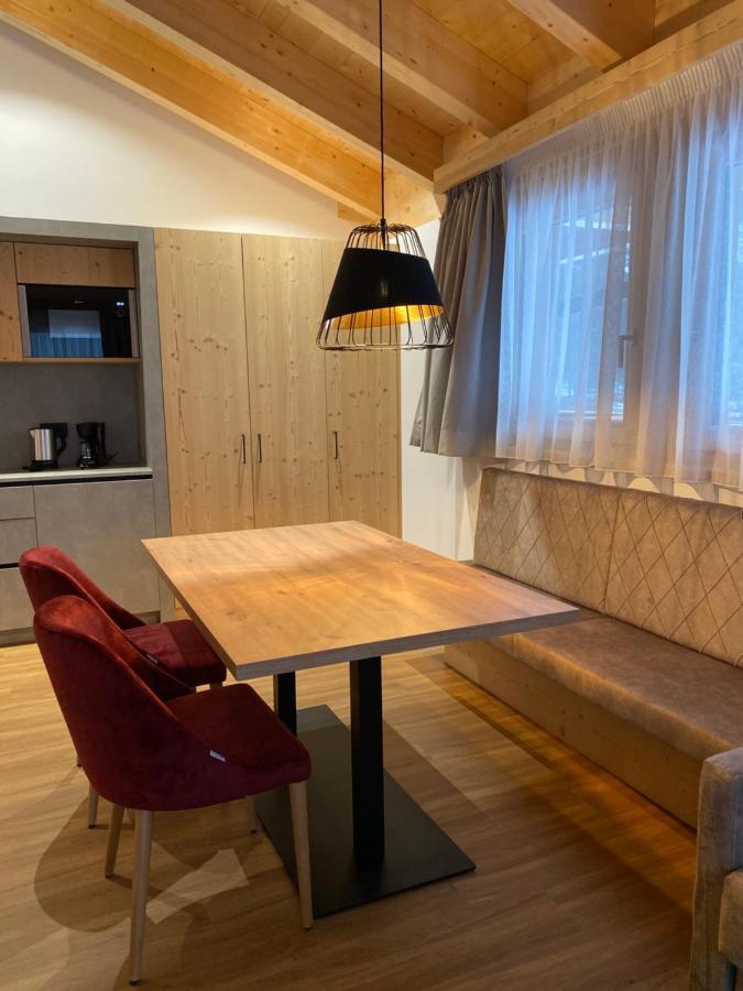 Les Ciases Chalets Dolomites San Vigilio Di Marebbe Exterior foto